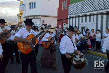 Alegre y participativa romería en El Ejido (Foto FJ Santana y TF)
